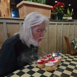 Meet your Posher, Larry